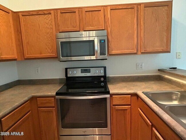 Building Photo - 1807 E Lindrick Dr