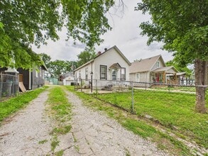 Building Photo - 1222 S 40th St
