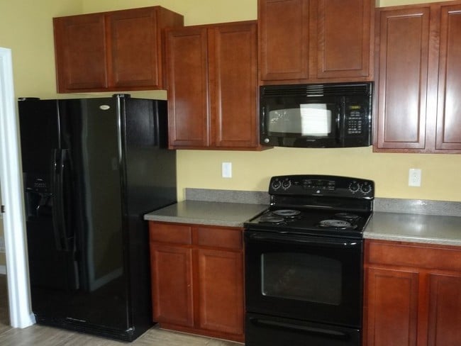 Building Photo - 12330 Fairlawn Dr
