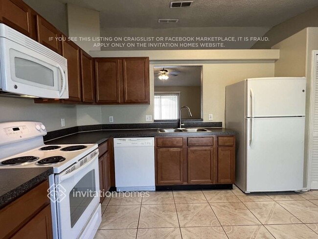 Building Photo - 695 Satin Leaf Cir