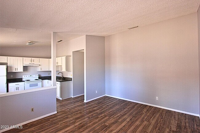 Building Photo - 4650 E Caballero St