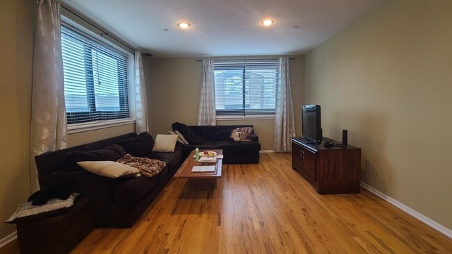 Foto del edificio - 518-536-536 Gregory Ave