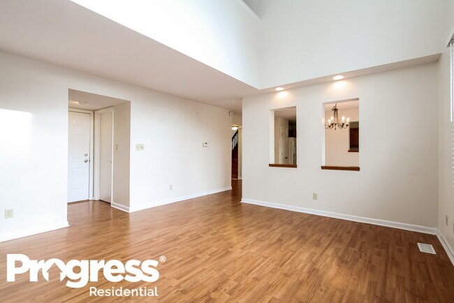 Building Photo - 978 Bull Run W Dr