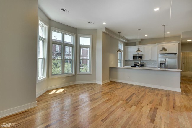 Building Photo - 1759 W Cullerton St