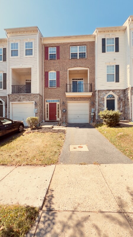 Primary Photo - 23329 Brewers Tavern Way