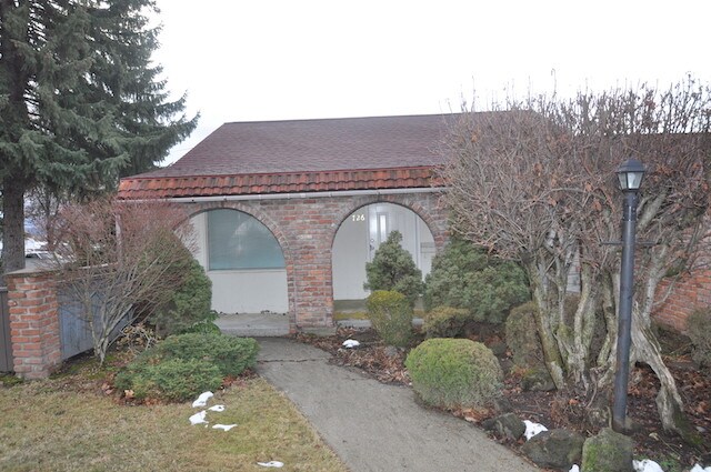 Primary Photo - 726 E Euclid Ave