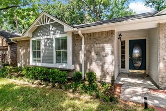 Building Photo - 9 Brentwood Oaks Ct