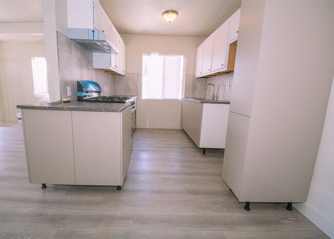 Foto del edificio - 16743 Barbee St