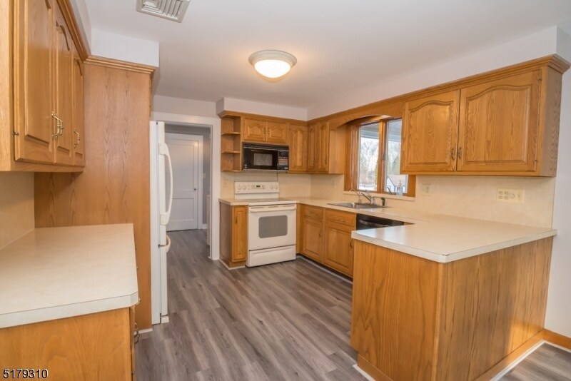 Primary Photo - 230 Beaverbrook Rd