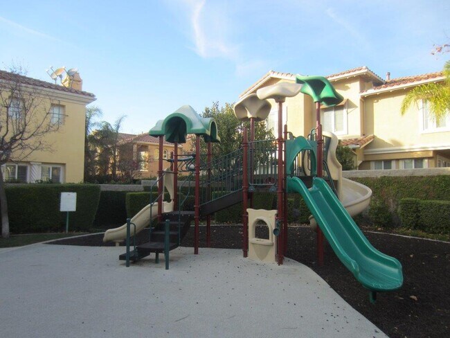 Building Photo - 4117 Orontes Way