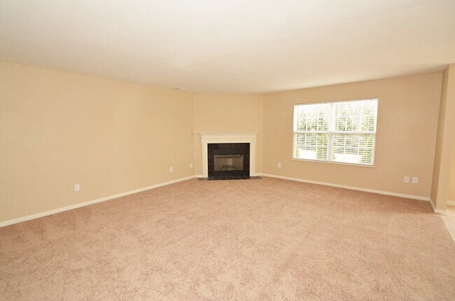 Building Photo - 4768 Beach Club Dr