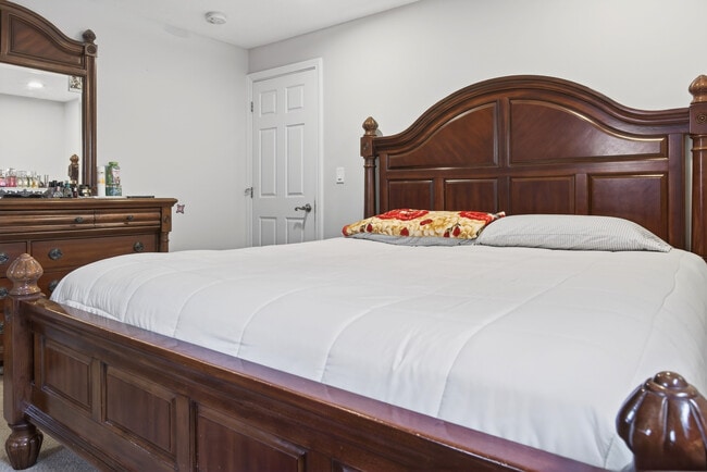 Building Photo - 80 Algonquin Dr