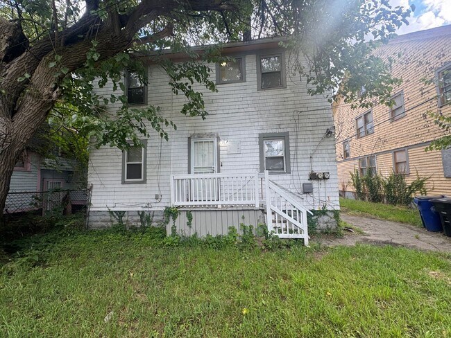 Foto del edificio - 1056 E 99th St