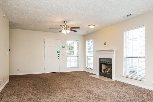 Foto del edificio - 3508 Glenfalls Dr