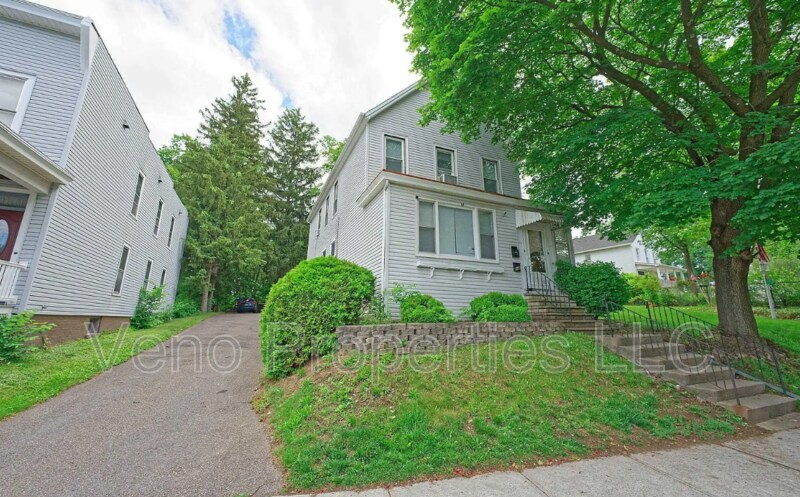Primary Photo - 335 Spring Ave
