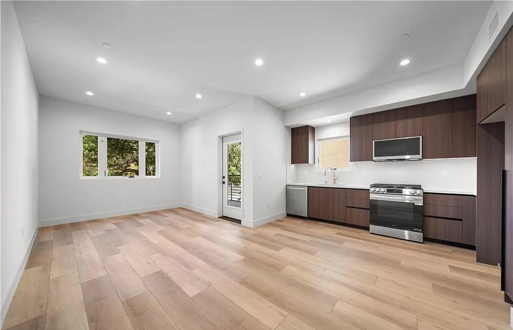 Foto principal - 150 S Oak Knoll Ave