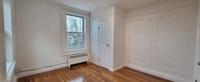 Building Photo - 530 67th St