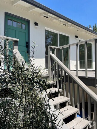Front Door/Deck - 2522 Lake View Ave