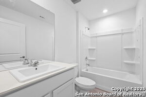 Foto del edificio - 1447 Neria Lp