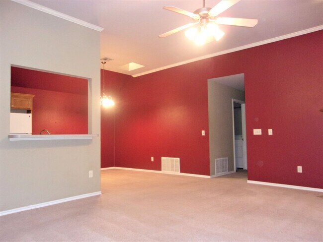 Building Photo - 13821 Pawnee Dr