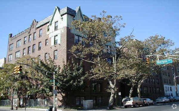 Building Photo - 135 Belmont Ave