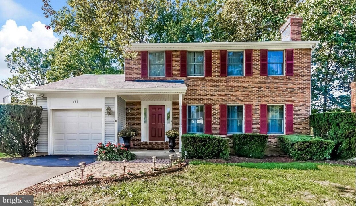 Photo - 131 Summit Hall Rd (Gaithersburg, MD)