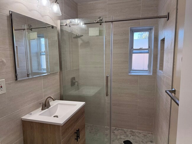 Foto del edificio - 68 E Main