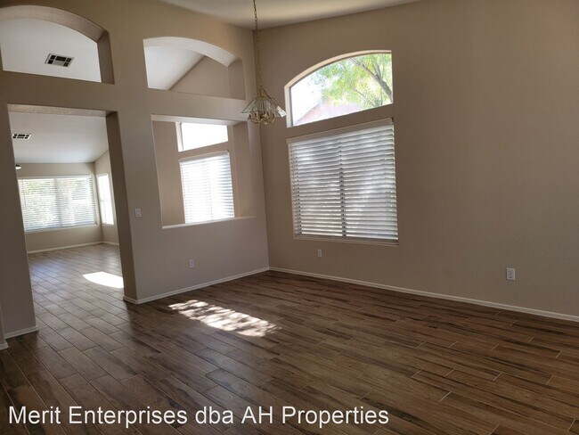 Foto del edificio - 3 br, 2 bath House - 8362 W PARADISE DR