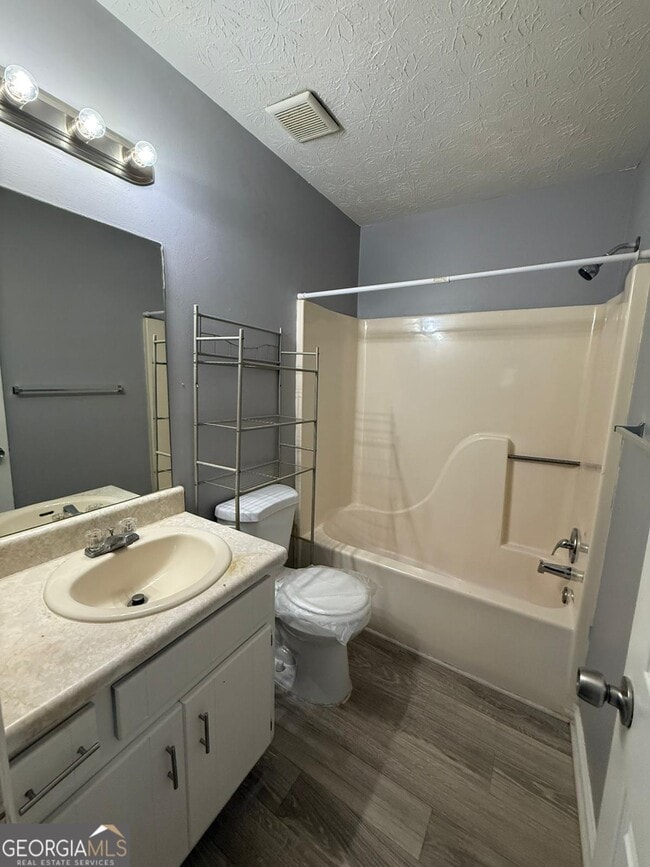 Building Photo - 5902 N Castlegate Dr