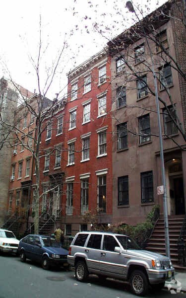 Foto principal - 129 W 12th St