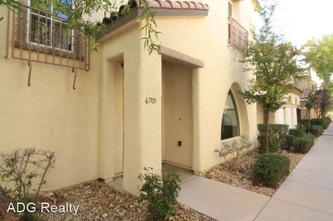 Foto del edificio - 3 br, 2.5 bath House - 6709 Bluebell Garde...