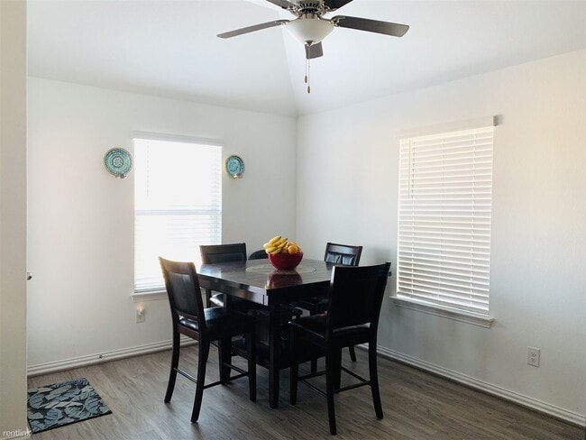 Building Photo - 3 br, 2 bath House - 513 Landing Lane