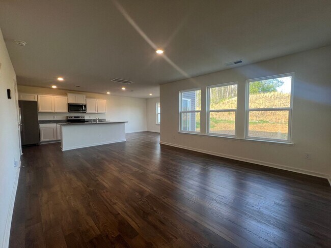 Foto del edificio - Brand-New 4BR Home for Rent in Kingsport – Be the First Tenant!