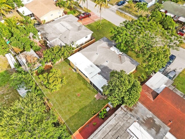 Building Photo - 6750 Cody St