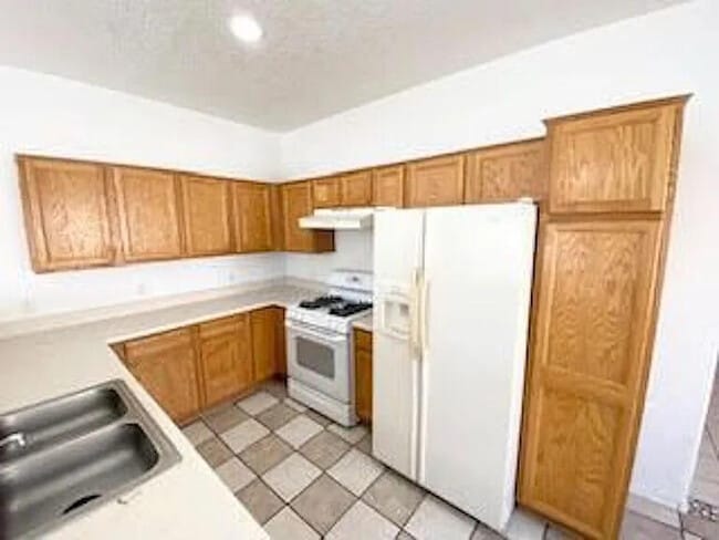 Foto del edificio - 7176 Husky Dr NE