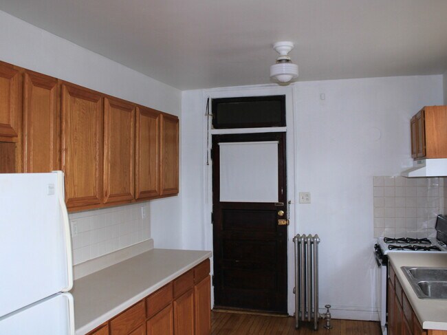 Foto del edificio - 3544 N New England Ave