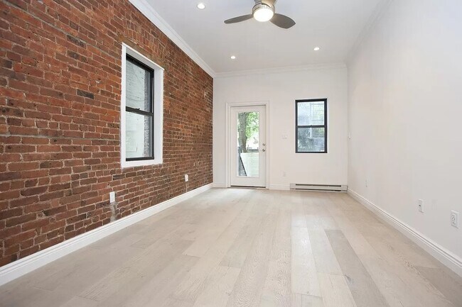 Building Photo - 370 Baltic Street
