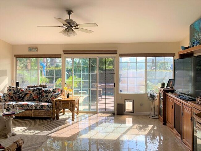 Foto del edificio - 3 Bedroom Home with Attached Granny Flat!