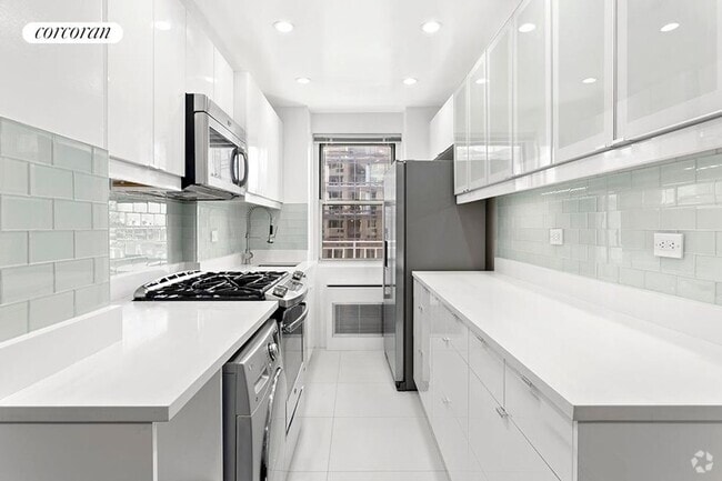 Building Photo - 301 E 66th St