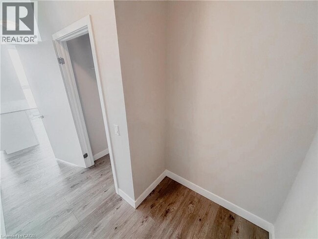 Photo du bâtiment - 100 Garment St