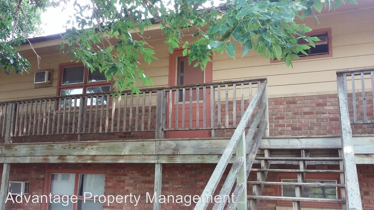 Primary Photo - 1209 E Hemlock Blvd
