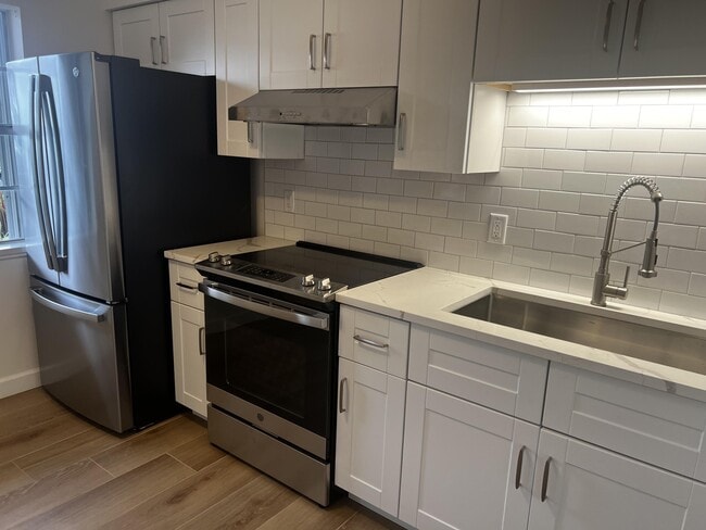Foto del edificio - 609 NE 6th Ct