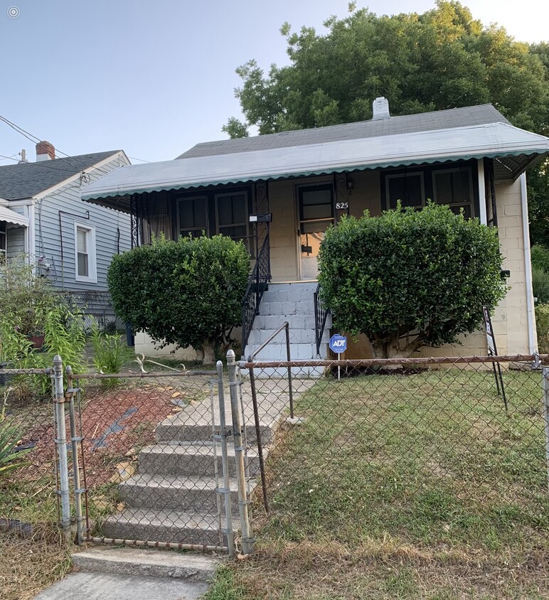 Front of the house. - 825 Centre Ave NW