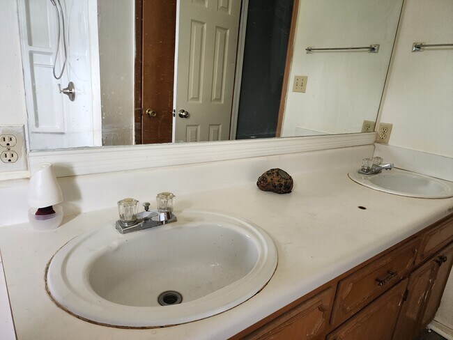 Foto del edificio - 4510 Windsor Dr