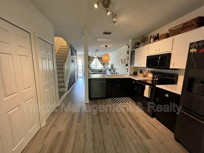 Building Photo - 12326 Berkeley Square Dr