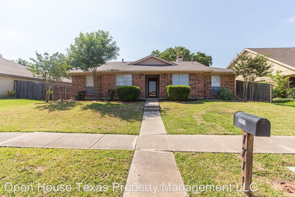 Foto principal - 4 br, 2 bath House - 1711 Elizabeth Dr