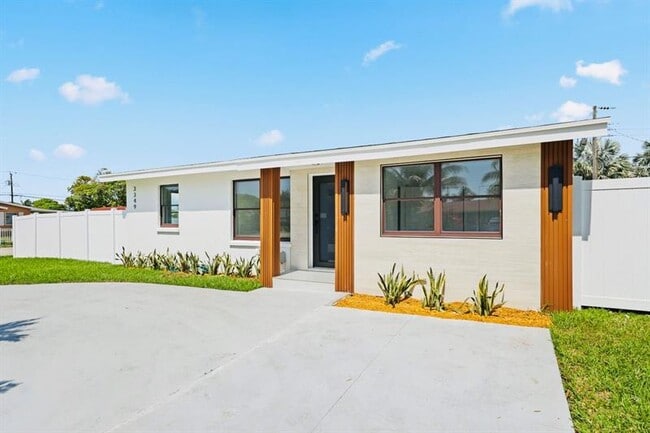 Building Photo - 3349 El Vedado Ct E