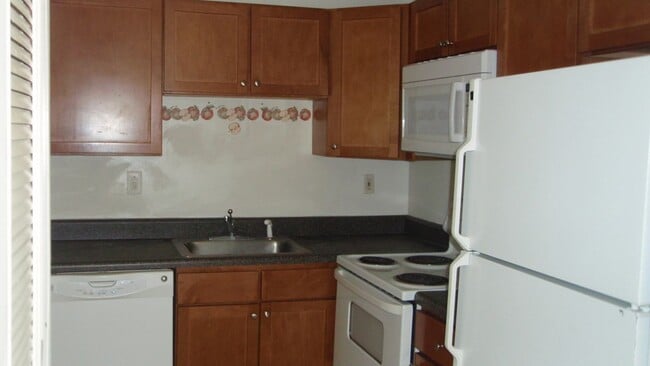 Building Photo - 44 Stoney Point Ct
