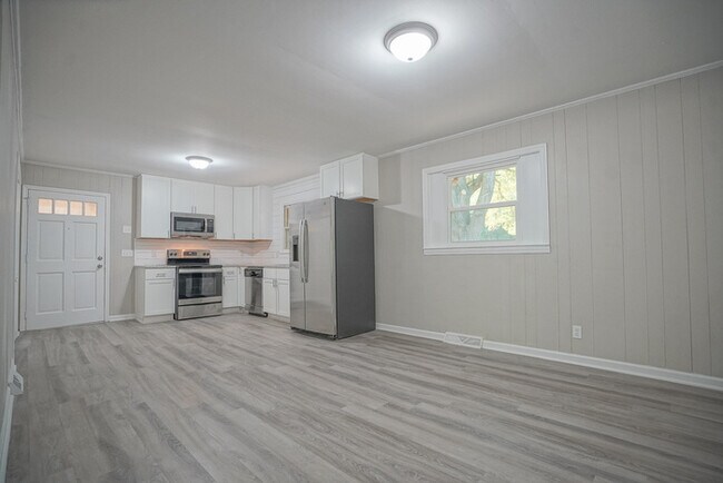 Foto del edificio - 246 Acorn Acres Rd