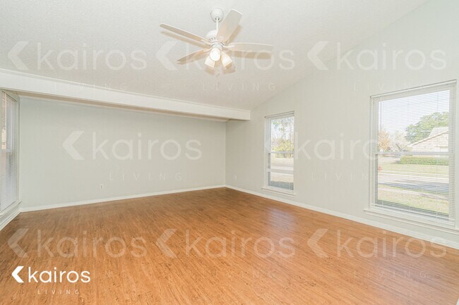 Foto del edificio - 5002 Lewis Trail